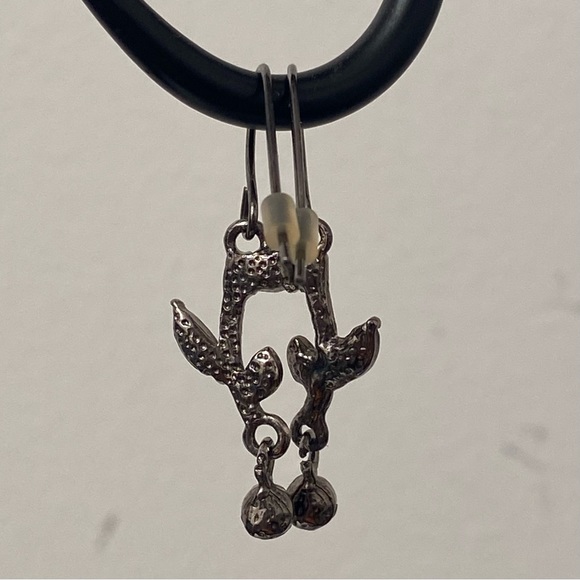 Vintage style silver tone and black rhinestone floral design earrings. Pre-owned - Picture 6 of 6